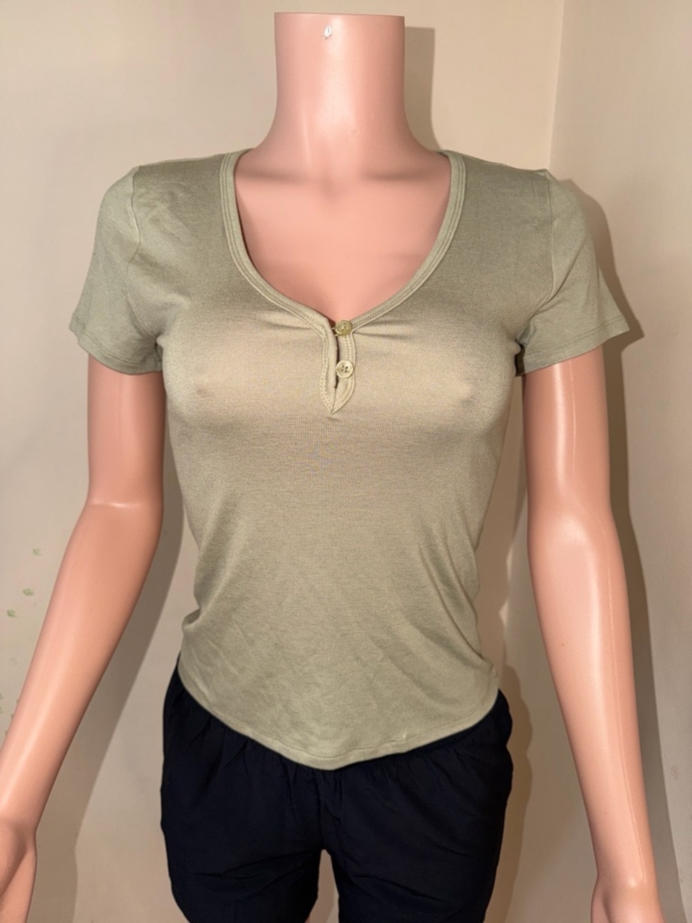 Universal Thread Olive Scoop Neck Short Sleeve Henley